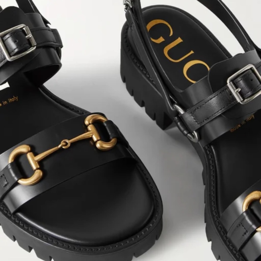 Gucci Bria sandal with chains. - Picture 3 of 4